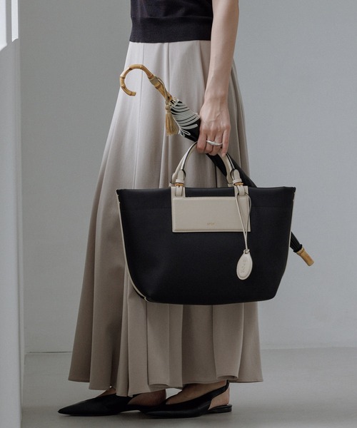 E'POR(エポール)の「【E'POR】BOAT BAG Medium+/A4対応・撥水・軽量・一部WEB限定カラー・26AW新型(ハンドバッグ・レディース・ダークブラウン/ブラック系その他/ブラック/ベージュ・FREE)」の21枚目の写真