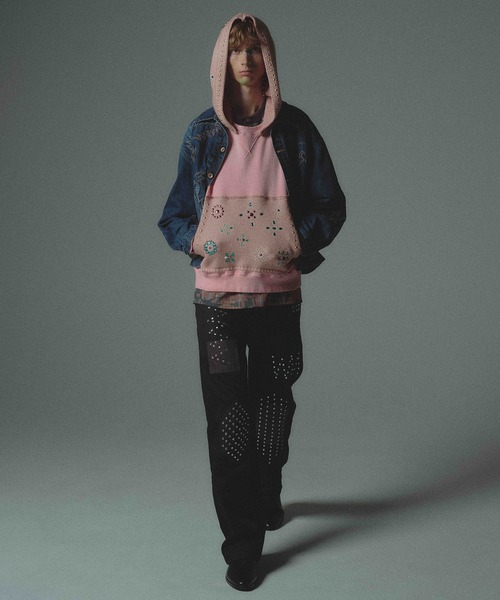 amok(アモク)の「FADE STUDS HOODY(パーカー・メンズ・ピンク/ブルー・S/M/L)」の20枚目の写真