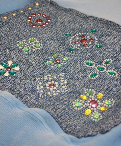 amok(アモク)の「FADE STUDS HOODY(パーカー・メンズ・ピンク/ブルー・S/M/L)」の9枚目の写真