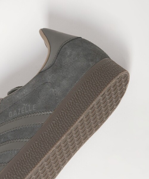 adidas Originals(アディダスオリジナルス)の「【別注】<adidas Originals>ガゼル スニーカー / GAZELLE(スニーカー・レディース・ダークグレー・23cm/22.5cm/25cm/24.5cm/24cm/23.5cm)」の15枚目の写真