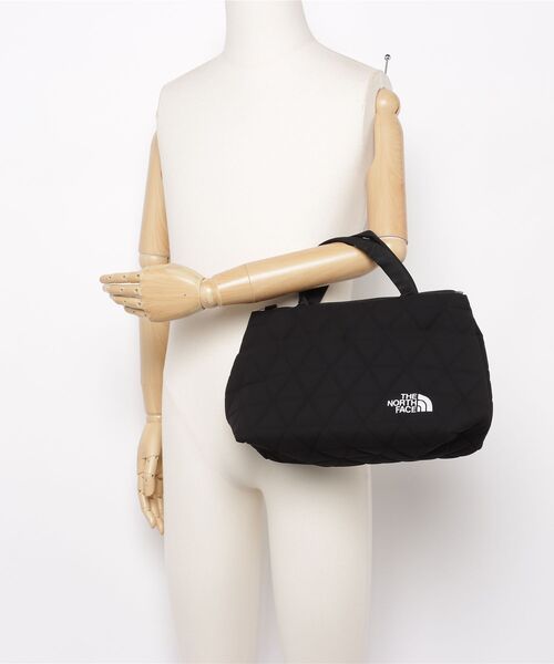 THE NORTH FACE（ザノースフェイス）の「Geoface Box Tote NM32355（ショルダーバッグ・メンズ・ブラック・FREE）」の5枚目の写真