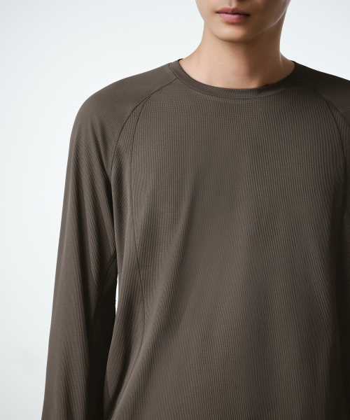 MUSINSA STANDARD（ムシンサスタンダード）の「[シティレジャー] トレイル長袖Tシャツ [ブラウン]（Tシャツ/カットソー・メンズ・その他・2XL/LARGE/MEDIUM/SMALL/X-LARGE）」の2枚目の写真