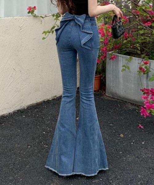 center i(センターアイ)の「バックリボン ハイウエスト フレアデニムパンツ(デニムパンツ・レディース・ブルー・S/L/M)」の3枚目の写真