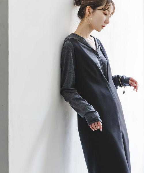 Noble（ノーブル）の「《WEB&一部店舗限定追加》ストレートVネックワンピース（ワンピース・レディース・ブラック/ブラウン・38/36）」の9枚目の写真