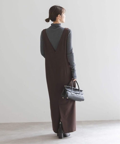 Noble（ノーブル）の「《WEB&一部店舗限定追加》ストレートVネックワンピース（ワンピース・レディース・ブラック/ブラウン・38/36）」の19枚目の写真