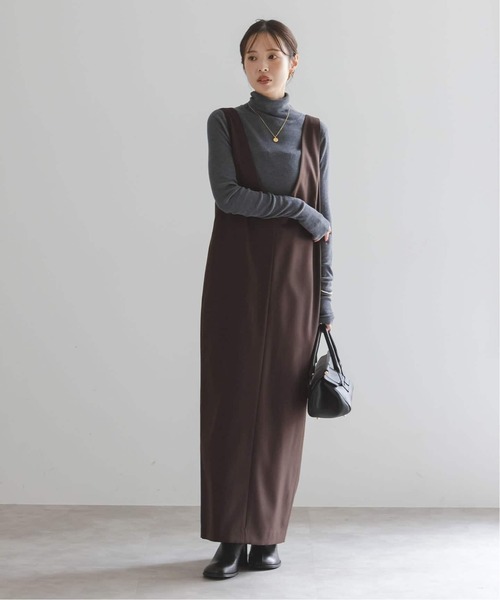 Noble（ノーブル）の「《WEB&一部店舗限定追加》ストレートVネックワンピース（ワンピース・レディース・ブラック/ブラウン・38/36）」の20枚目の写真