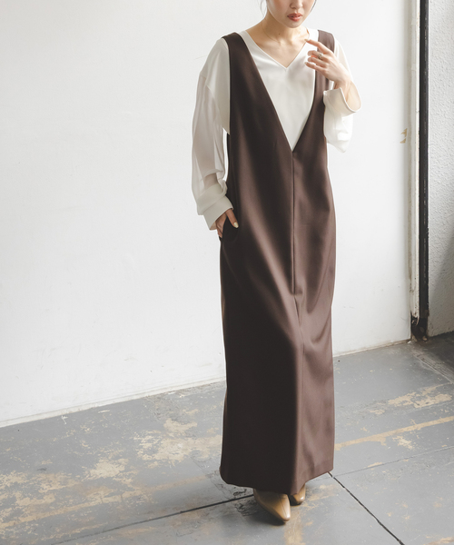 Noble（ノーブル）の「《WEB&一部店舗限定追加》ストレートVネックワンピース（ワンピース・レディース・ブラック/ブラウン・38/36）」の21枚目の写真