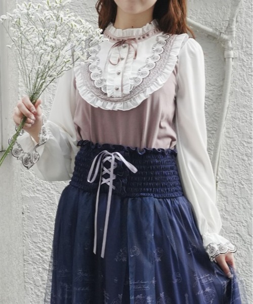 myu:loret(ミュウロレット)の「マーガレット刺繍トップス(Tシャツ/カットソー・レディース・キナリ/ピンク・FREE)」の2枚目の写真