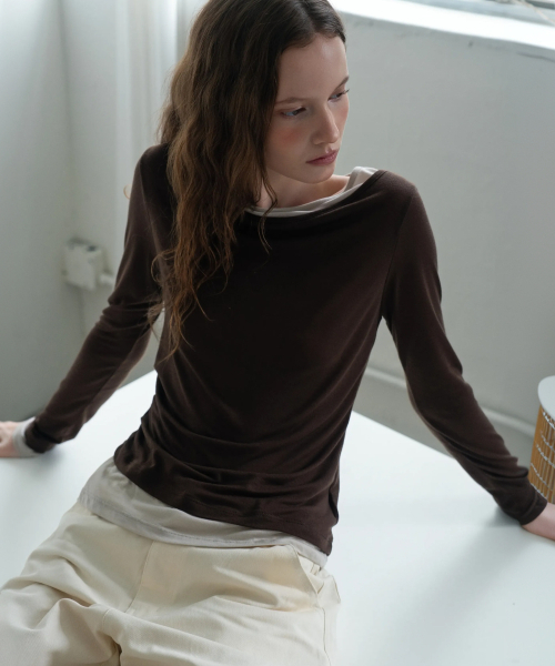 WAARFORWOMAN(ワール・フォー・ウーマン)の「WT-100 配色シャーリングTシャツ-ブラウン(Tシャツ/カットソー・レディース・その他・FREE)」の6枚目の写真