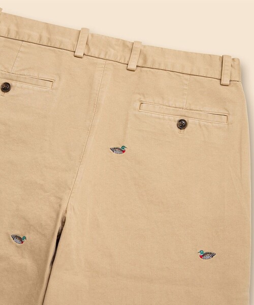 BROOKS BROTHERS(ブルックスブラザーズ)の「コットン ダックエンブロイダリー ヘリテージチノパンツ(チノパンツ・メンズ・ベージュ・32inch/33inch/34inch/35inch/36inch/31inch/30inch)」の3枚目の写真