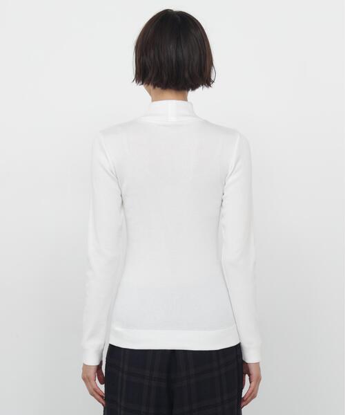 human woman(ヒューマンウーマン)の「◆【名品 / レイヤードで活躍!】オーガニック丸胴タートルカットソー(Tシャツ/カットソー・レディース・グレー系その他/ホワイト・MEDIUM)」の12枚目の写真