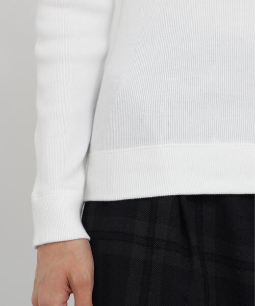 human woman(ヒューマンウーマン)の「◆【名品 / レイヤードで活躍!】オーガニック丸胴タートルカットソー(Tシャツ/カットソー・レディース・グレー系その他/ホワイト・MEDIUM)」の15枚目の写真