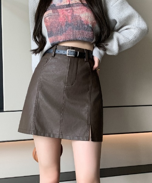 witch(ウイッチ)の「スリット入りのPUレザーAラインミニスカートペチパンツ付き(その他パンツ・レディース・ブラック/ブラウン・M/L)」の3枚目の写真
