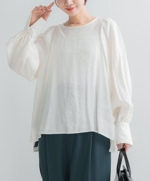 URBAN RESEARCH ROSSO WOMEN(アーバンリサーチ ロッソ)の「『WEB/一部店舗限定』ギャザーショルダーバックリボンブラウス(シャツ/ブラウス・レディース・ブラウン/オフホワイト/ネイビー・FREE)」の4枚目の写真