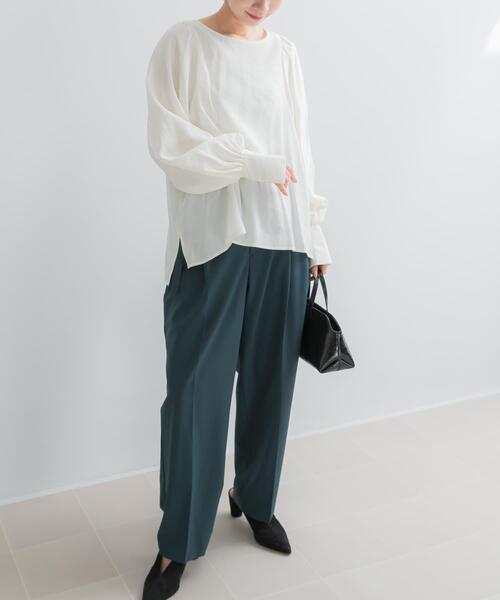 URBAN RESEARCH ROSSO WOMEN(アーバンリサーチ ロッソ)の「『WEB/一部店舗限定』ギャザーショルダーバックリボンブラウス(シャツ/ブラウス・レディース・ブラウン/オフホワイト/ネイビー・FREE)」の6枚目の写真