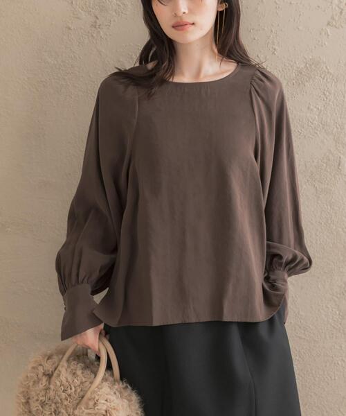 URBAN RESEARCH ROSSO WOMEN(アーバンリサーチ ロッソ)の「『WEB/一部店舗限定』ギャザーショルダーバックリボンブラウス(シャツ/ブラウス・レディース・ブラウン/オフホワイト/ネイビー・FREE)」の14枚目の写真
