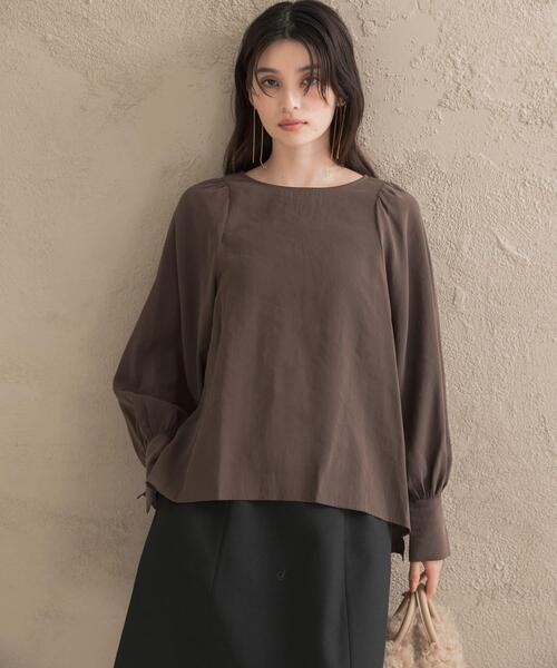 URBAN RESEARCH ROSSO WOMEN(アーバンリサーチ ロッソ)の「『WEB/一部店舗限定』ギャザーショルダーバックリボンブラウス(シャツ/ブラウス・レディース・ブラウン/オフホワイト/ネイビー・FREE)」の16枚目の写真