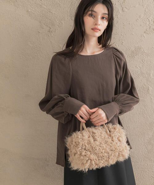 URBAN RESEARCH ROSSO WOMEN(アーバンリサーチ ロッソ)の「『WEB/一部店舗限定』ギャザーショルダーバックリボンブラウス(シャツ/ブラウス・レディース・ブラウン/オフホワイト/ネイビー・FREE)」の17枚目の写真