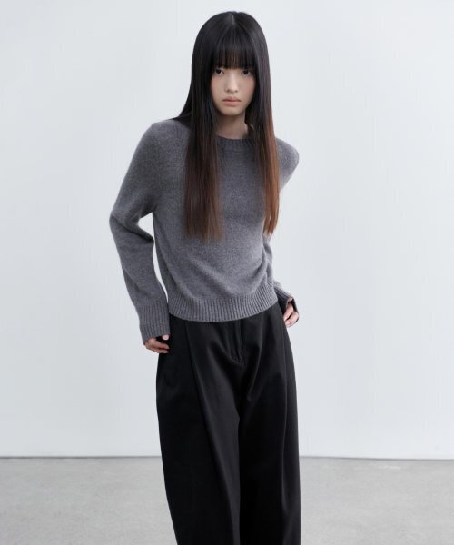 MUSINSA STANDARD WOMAN（ムシンサスタンダードウーマン）の「ウィメンズディープタックラウンドチノパンツ[ブラック]（その他パンツ・レディース・その他・24/29）」の4枚目の写真