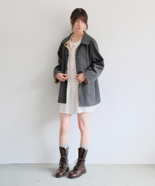 MOUI(モウイ)の「リバーシブルハーフコート(BEIGE)_両面着用(トレンチコート・レディース・ベージュ・FREE)」の2枚目の写真