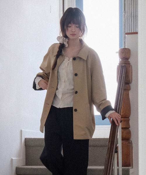 MOUI(モウイ)の「リバーシブルハーフコート(BEIGE)_両面着用(トレンチコート・レディース・ベージュ・FREE)」の4枚目の写真