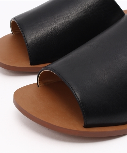 MOUSSY（マウジー）の「FLAT SANDALS（サンダル・レディース・ブラウン/ブラック/レッド・SMALL/MEDIUM/LARGE）」の9枚目の写真