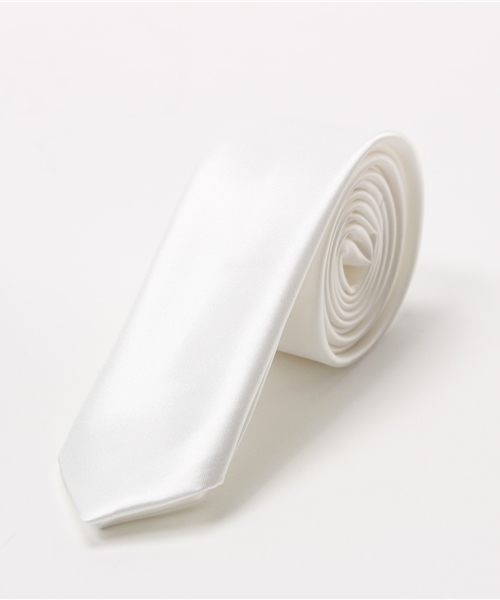 ADPOSION（アドポーション）の「【日本製】ソリッドカラー アセテートナロータイ（ネクタイ・メンズ・ブラック/ホワイト/ボルドー/ネイビー/グレー/シルバー/グリーン/パープル/ブルー/サックスブルー・FREE）」の3枚目の写真