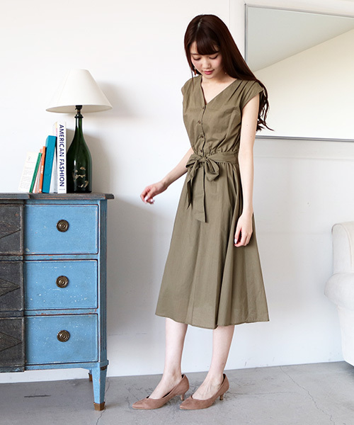 N.（N. Natural Beauty Basic）（エヌエヌナチュラルビューティーベーシック）の「コットンローンミモレワンピース（ワンピース・レディース・グレー/イエロー/ネイビー/オレンジ/カーキ・MEDIUM）」の7枚目の写真