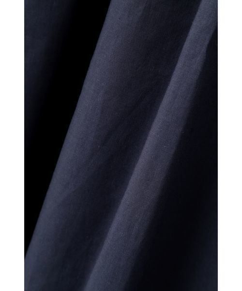 N.（N. Natural Beauty Basic）（エヌエヌナチュラルビューティーベーシック）の「コットンローンミモレワンピース（ワンピース・レディース・グレー/イエロー/ネイビー/オレンジ/カーキ・MEDIUM）」の15枚目の写真