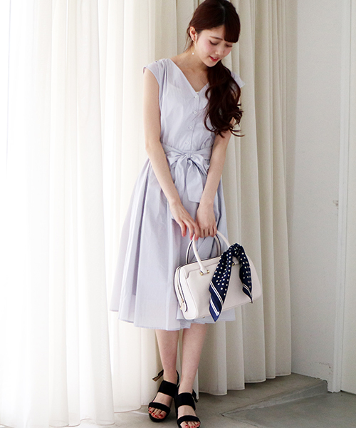 N.（N. Natural Beauty Basic）（エヌエヌナチュラルビューティーベーシック）の「コットンローンミモレワンピース（ワンピース・レディース・グレー/イエロー/ネイビー/オレンジ/カーキ・MEDIUM）」の18枚目の写真