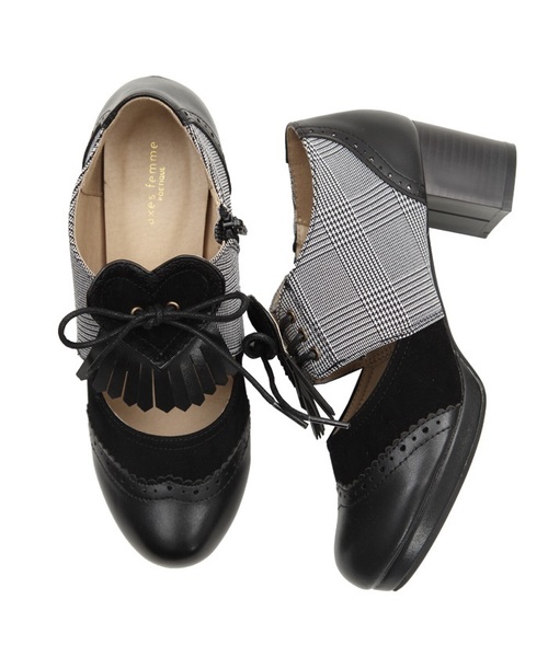 axes femme POETIQUE（アクシーズファムポエティック）の「ハートオックスフォード（パンプス・レディース・ベージュ/ネイビー/ブラック・MEDIUM/LARGE）」の2枚目の写真