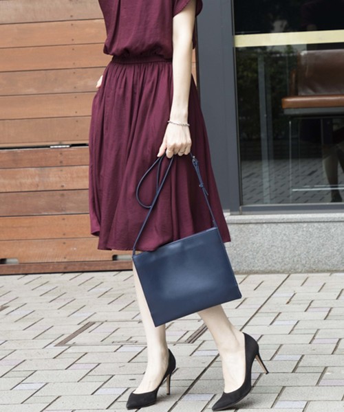 YAHKI（ヤーキ）の「【YAHKI】《STUDIOUS別注》スクエアショルダー M 　YH-155（ショルダーバッグ・レディース・ブラック/ネイビー/レッド・FREE）」の9枚目の写真