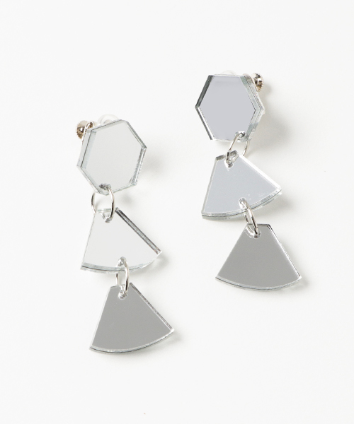 ACCOMMODE(アコモデ)の「ミラーイヤリング2(イヤリング・レディース・ブラック/ベージュ/ブラウン/ブラウン系その他/A/B/C/D/E・FREE)」の10枚目の写真