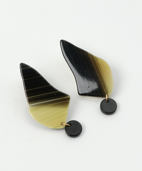 ACCOMMODE(アコモデ)の「ミラーイヤリング2(イヤリング・レディース・ブラック/ベージュ/ブラウン/ブラウン系その他/A/B/C/D/E・FREE)」の4枚目の写真