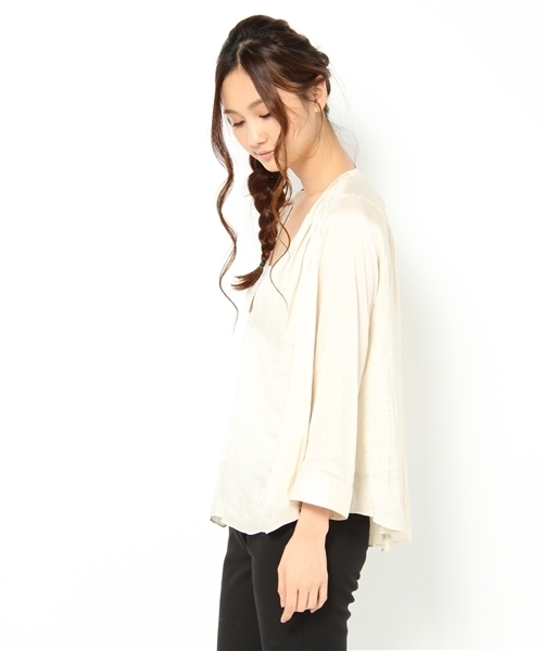 SHIPS for women（シップスフォーウィメン）の「①-0058スキッパー ギャザーブラウス（シャツ/ブラウス・レディース・オフホワイト/ブラック/マスタード・ONE SIZE）」の4枚目の写真