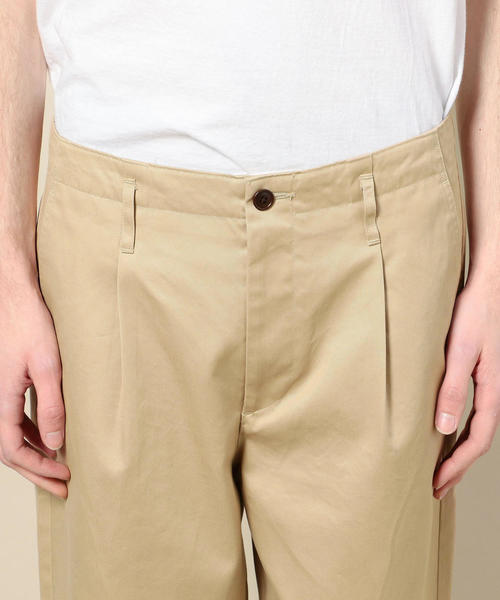 BEAUTY&YOUTH UNITED ARROWS（ビューティーアンドユースユナイテッドアローズ）の「BY コールドマーセライズ 1P ワイド チノパンツ -MADE IN JAPAN- о（チノパンツ・メンズ・ベージュ/オフホワイト・X-LARGE/LARGE/MEDIUM/SMALL）」の7枚目の写真