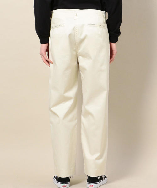 BEAUTY&YOUTH UNITED ARROWS（ビューティーアンドユースユナイテッドアローズ）の「BY コールドマーセライズ 1P ワイド チノパンツ -MADE IN JAPAN- о（チノパンツ・メンズ・ベージュ/オフホワイト・X-LARGE/LARGE/MEDIUM/SMALL）」の13枚目の写真