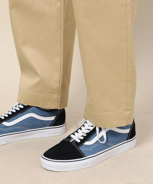 BEAUTY&YOUTH UNITED ARROWS（ビューティーアンドユースユナイテッドアローズ）の「BY コールドマーセライズ 1P ワイド チノパンツ -MADE IN JAPAN-（チノパンツ・メンズ・オフホワイト/ベージュ・SMALL/MEDIUM/LARGE/X-LARGE）」の8枚目の写真