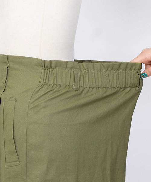 Pierrot（ピエロ）の「綿ツイルベルト付きトレンチスカート（スカート・レディース・ベージュ/ライトベージュ/カーキ/ネイビー・M）」の10枚目の写真