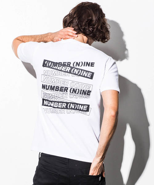 NUMBER (N)INE DENIM（ナンバーナインデニム）の「NUMBER (N)INE DENIM(ナンバーナインデニム)ロゴパターンプリントTシャツ（Tシャツ/カットソー・メンズ・ホワイト/ブラック・SMALL/MEDIUM/LARGE/X-LARGE）」の2枚目の写真