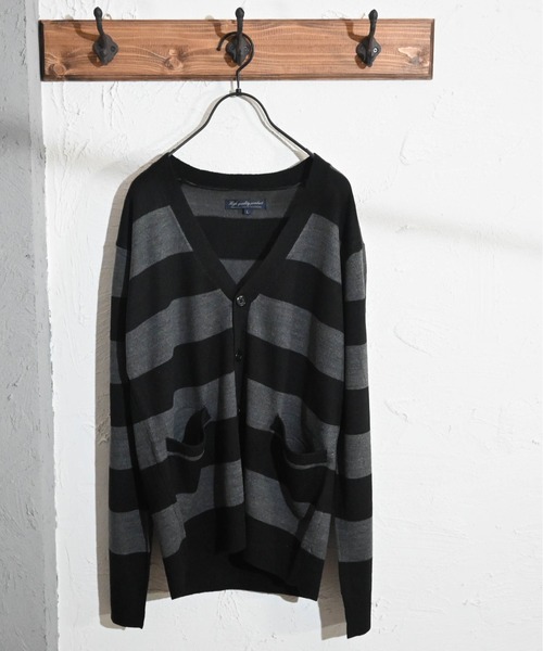 Anytime Songs(エニータイムソングス)の「Vネックカーディガン(ニット/セーター・メンズ・チャコール/ブルー/ブラック/グレー系その他/マスタード/ワインレッド/ネイビー/ブラック系その他/ブラウン・LARGE/MEDIUM/X-LARGE)」の2枚目の写真