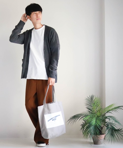 Anytime Songs(エニータイムソングス)の「Vネックカーディガン(ニット/セーター・メンズ・チャコール/ブルー/ブラック/グレー系その他/マスタード/ワインレッド/ネイビー/ブラック系その他/ブラウン・LARGE/MEDIUM/X-LARGE)」の15枚目の写真