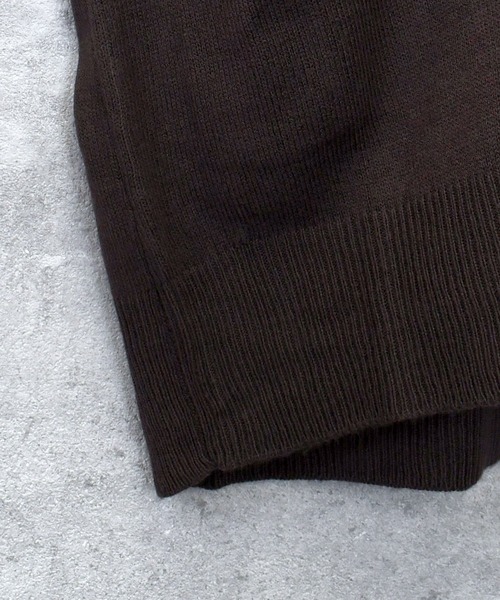 Anytime Songs(エニータイムソングス)の「Vネックカーディガン(ニット/セーター・メンズ・チャコール/ブルー/ブラック/グレー系その他/マスタード/ワインレッド/ネイビー/ブラック系その他/ブラウン・LARGE/MEDIUM/X-LARGE)」の21枚目の写真