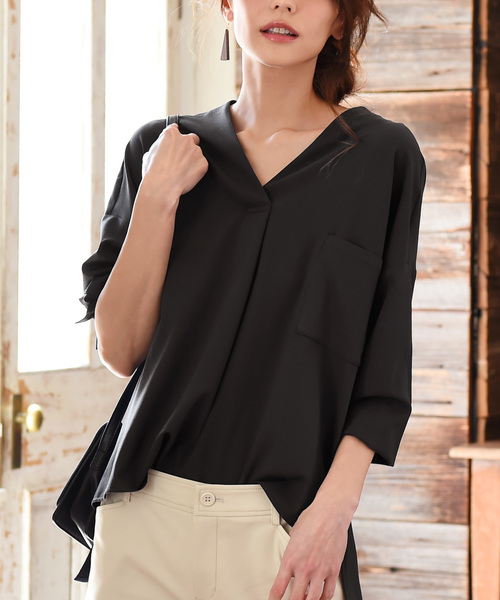 Luz Llena(ラズレナ)の「厚手ジョーゼット10分袖スキッパーシャツ(シャツ/ブラウス・レディース・オフホワイト/ブラック/モカ・MEDIUM)」の2枚目の写真