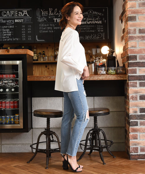 Luz Llena(ラズレナ)の「厚手ジョーゼット10分袖スキッパーシャツ(シャツ/ブラウス・レディース・オフホワイト/ブラック/モカ・MEDIUM)」の9枚目の写真