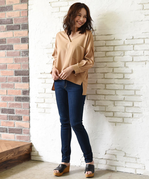 Luz Llena(ラズレナ)の「厚手ジョーゼット10分袖スキッパーシャツ(シャツ/ブラウス・レディース・オフホワイト/ブラック/モカ・MEDIUM)」の18枚目の写真