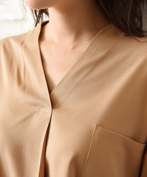 Luz Llena(ラズレナ)の「厚手ジョーゼット10分袖スキッパーシャツ(シャツ/ブラウス・レディース・オフホワイト/ブラック/モカ・MEDIUM)」の7枚目の写真
