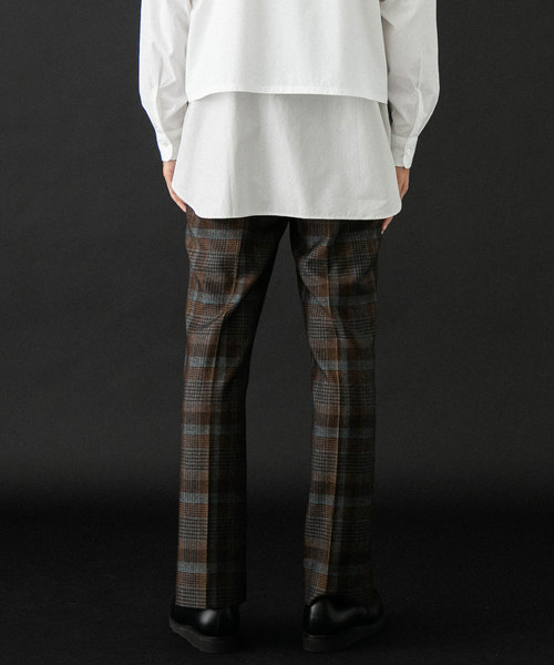 UNITED TOKYO（ユナイテッドトウキョウ）の「スリットフレアパンツ（その他パンツ・メンズ・ブラウン/ネイビー・1/2/3）」の7枚目の写真