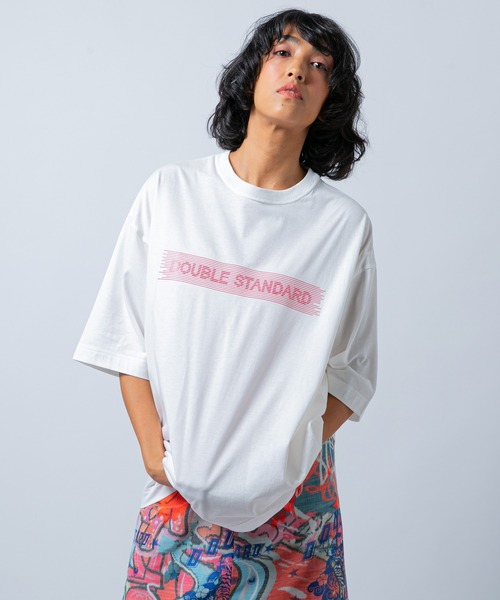 DOUBLE STANDARD CLOTHING(ダブルスタンダードクロージング)の「DSC / ラスティック天竺ビッグシルエットTシャツ(Tシャツ/カットソー・レディース・ブラック/オフホワイト/パープル・36/38)」の2枚目の写真