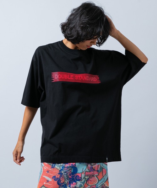 DOUBLE STANDARD CLOTHING(ダブルスタンダードクロージング)の「DSC / ラスティック天竺ビッグシルエットTシャツ(Tシャツ/カットソー・レディース・ブラック/オフホワイト/パープル・36/38)」の3枚目の写真